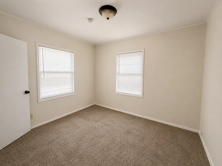 4412 N Maryland Ave — Photo 18