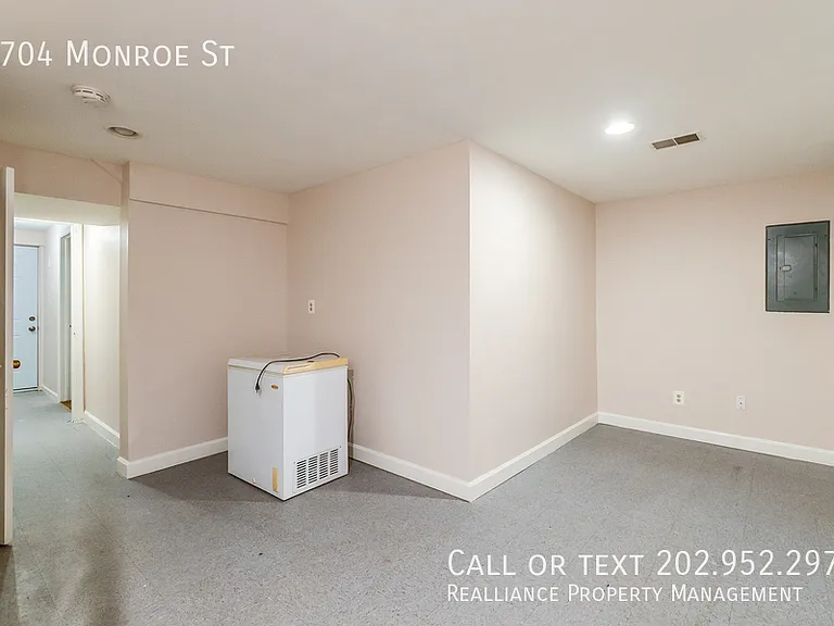 5704 Monroe St — Photo 4
