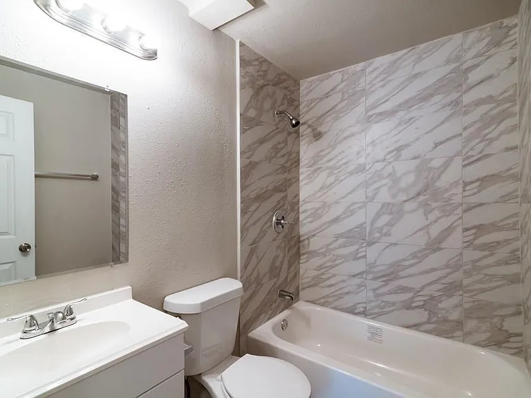 5327 Bell St #3 — Photo 6