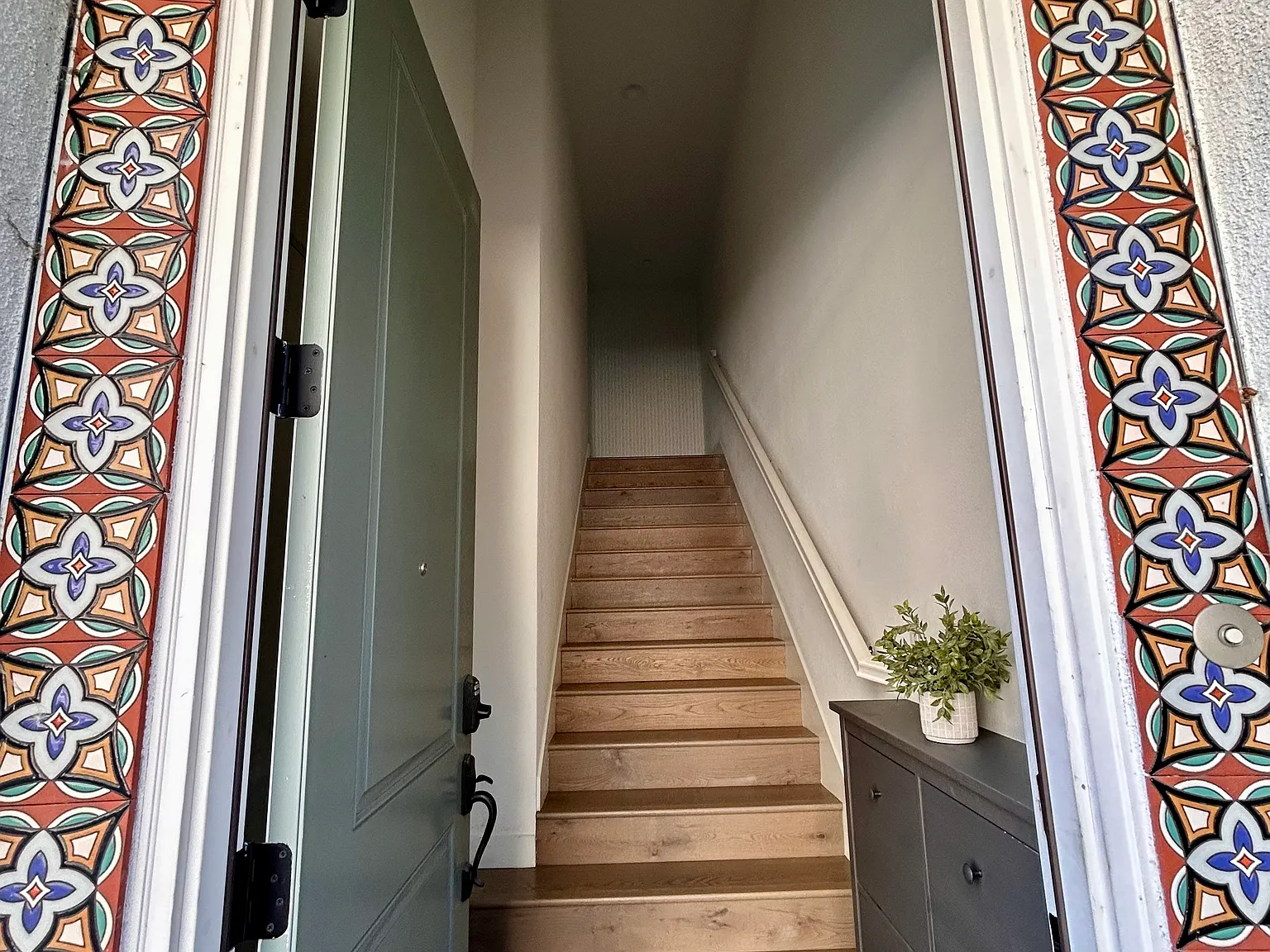 3 bed, 1855 sqft, $4,500 — Photo 2
