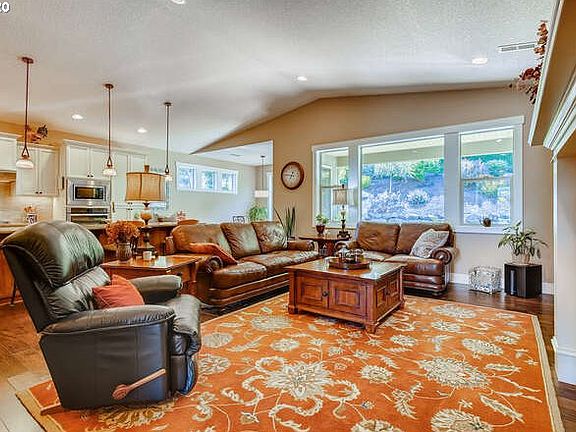 5th image of 4117 NW 120th St