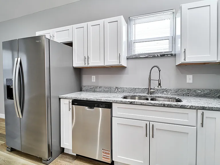 415 N Dequincy St #B — Photo 6