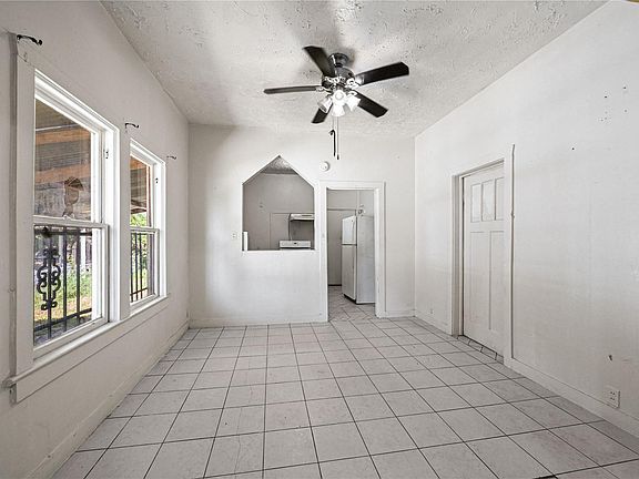 4th image of 2221 Vance St
