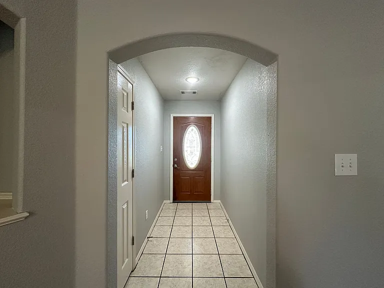 609 Apple Valley Dr — Photo 3