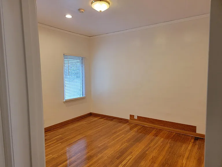 234 S Rexford Dr #2 — Photo 22