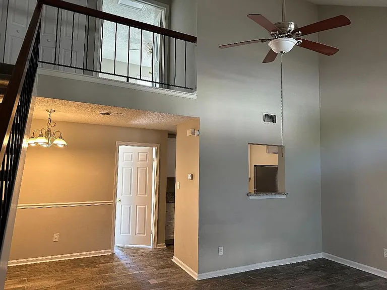 1908 Millpoint Ln — Photo 10