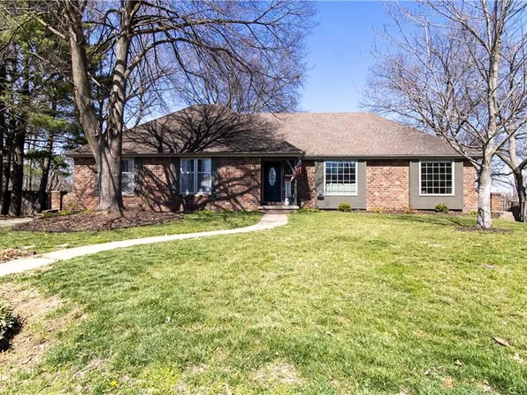 1114 Mockingbird Ct, Saint Joseph, MO 64506