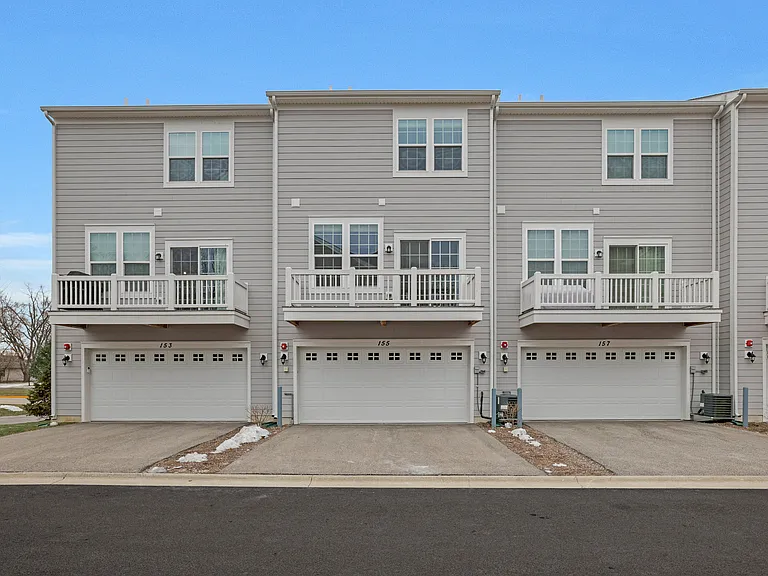 155 Canterbury Way — Photo 31