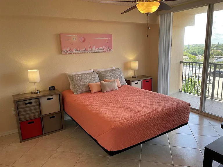 1801 N Flagler Dr #818 — Photo 10