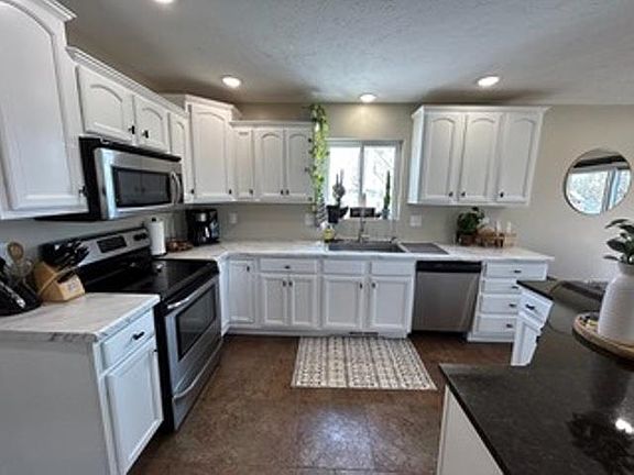4th image of 2820 W 43rd Street Pl