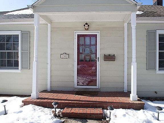 3rd image of 1302 Prescott Ave