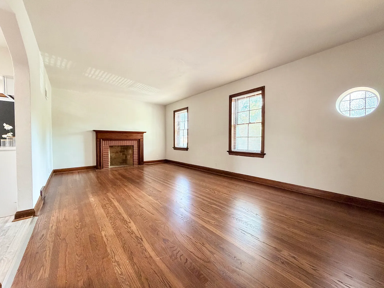 2 bed, 1100 sqft, $1,395 — Photo 2
