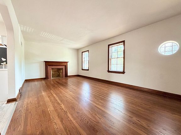 2nd image of 4734 Locke Ave #2