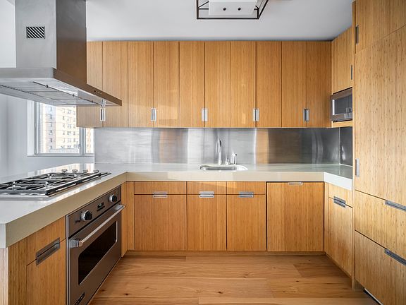 2nd image of 450 W 17th St APT 1005