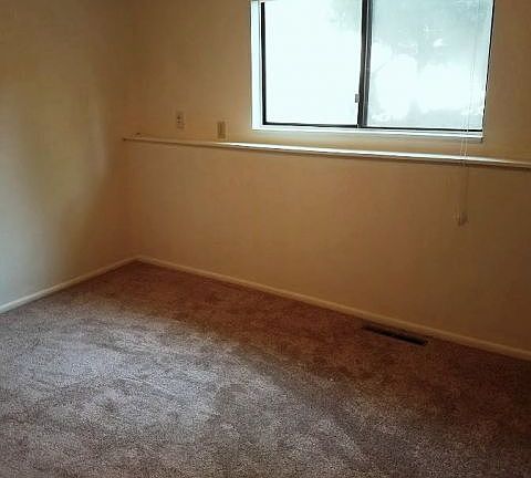 4th image of 609 Howard Ave APT 2