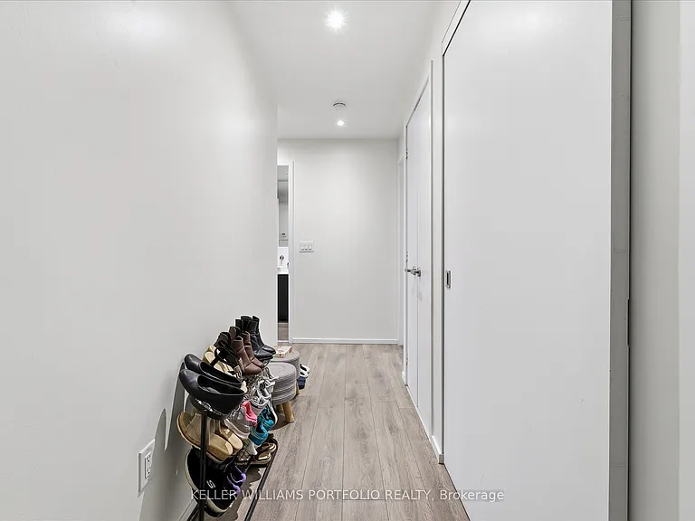 159 Dundas St E #1005 — Photo 6