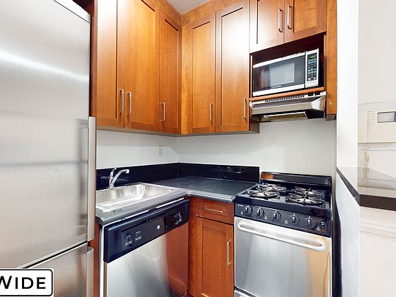 4th image of 1661 York Ave APT 1L