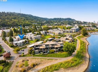 5858 S Riveridge Ln APT 28, Portland, OR 97239