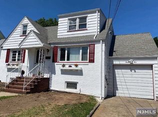 13-05 Eastern Dr, Fair Lawn, NJ 07410