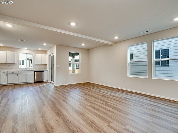2nd image of 5411 NE 65th Pl
