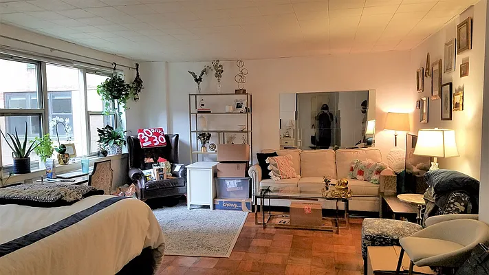 Rented by City Connections Realty | media 9