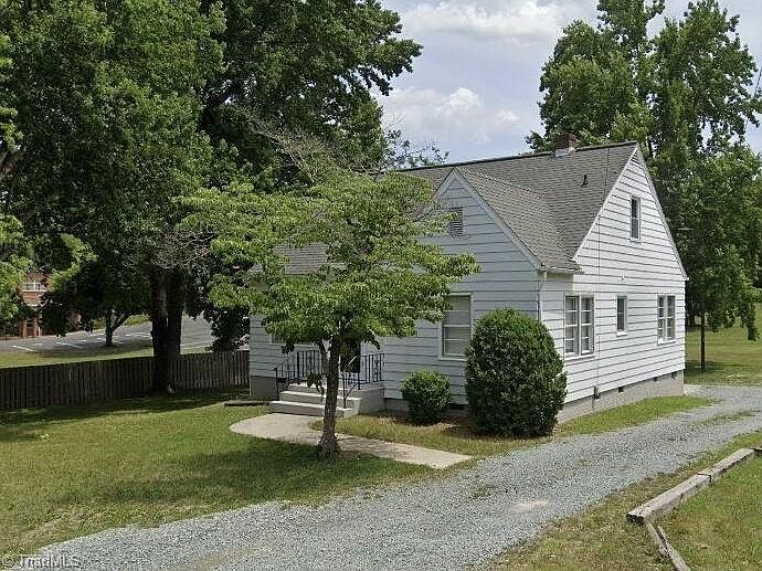 1st image of 611 E Haggard Ave