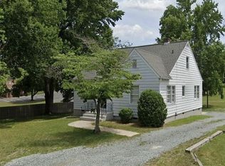 611 E Haggard Ave, Elon, NC 27244