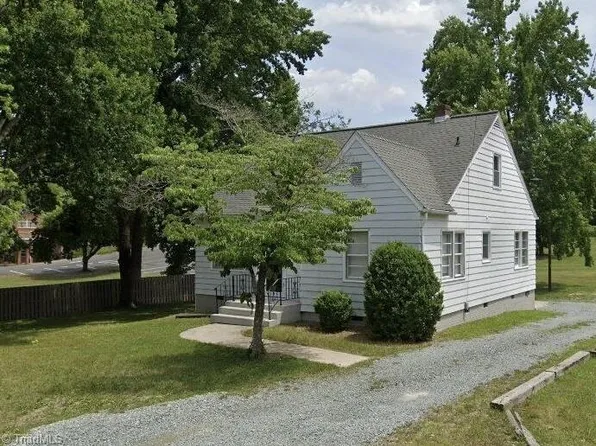 611 E Haggard Ave, Elon, NC 27244