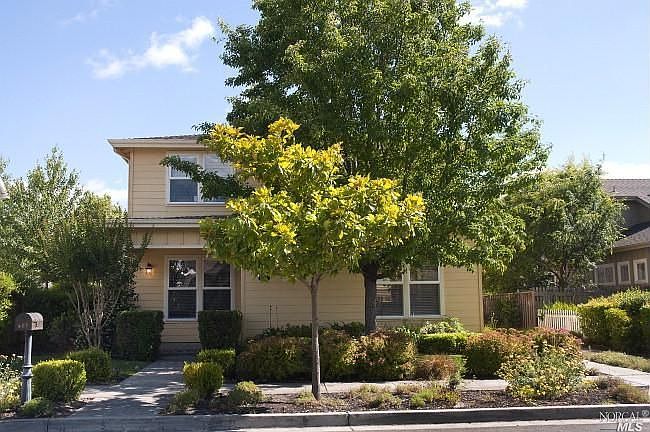 1st image of 487 Engler St