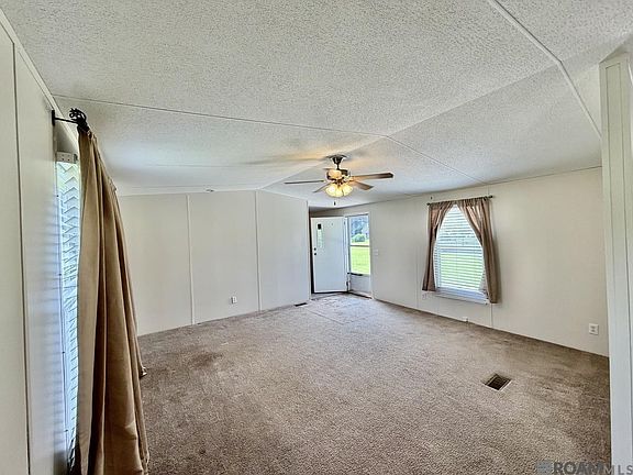 4th image of 44126 Loop Rd