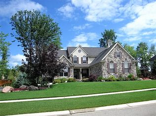 5418 Plantation Dr, Commerce Township, MI 48382