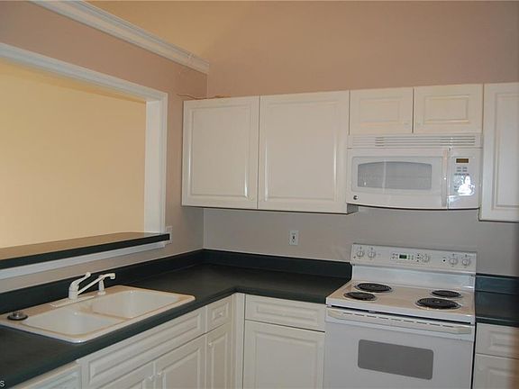 3rd image of 4313 River Crest Ln