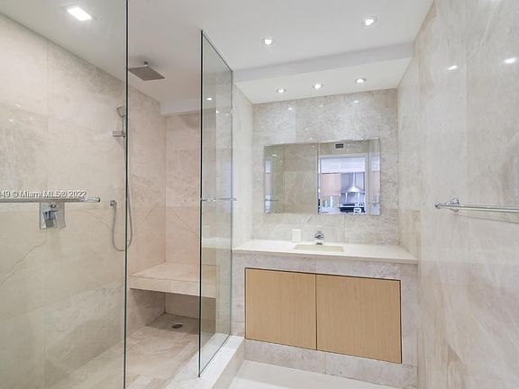 3rd image of 401 Ocean Dr APT 1009