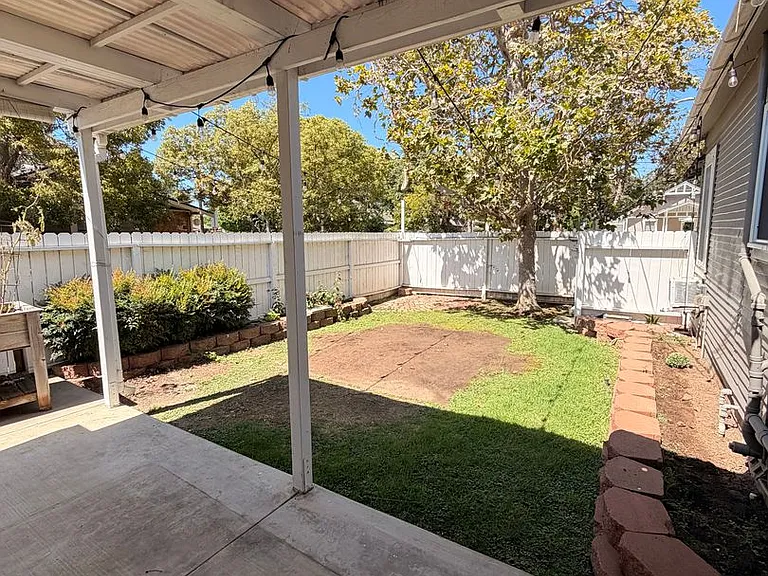 325 N Harwood St — Photo 15