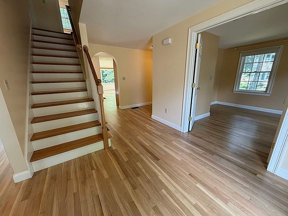 5th image of 132 Central St