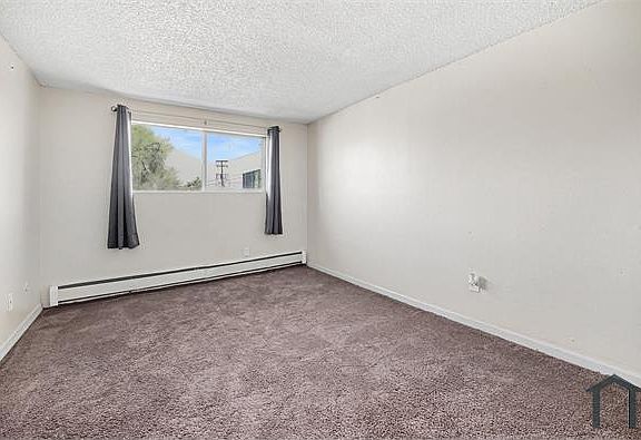 3rd image of 1908 Clinton St APT 203