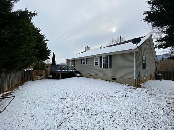 3rd image of 106 Eden Glen Ct