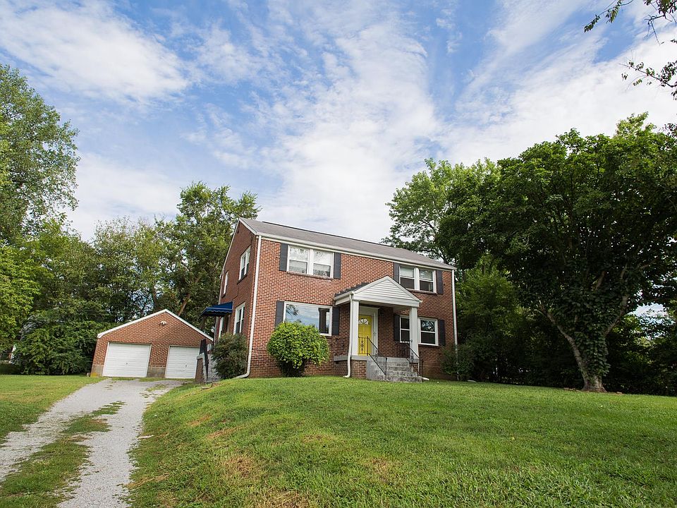 2nd image of 2109 McGavock Pike