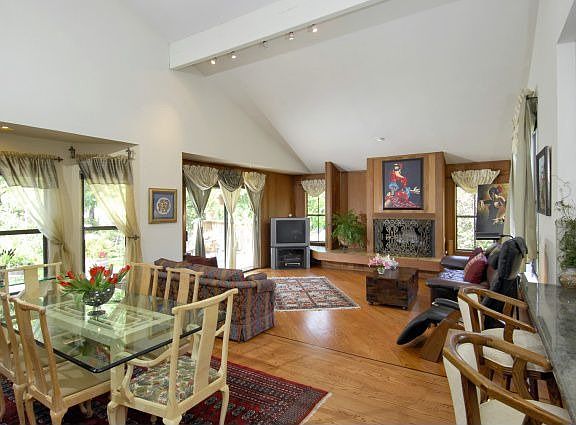 Kitchen opens to breakfast and family rooms