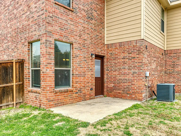 382 Armstrong Ln — Photo 29