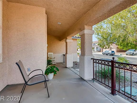 4th image of 1026 Cat Creek Ct