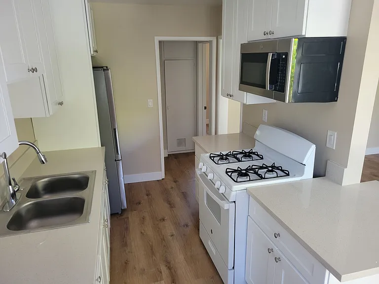 126 Avenida San Diego #3 — Photo 3