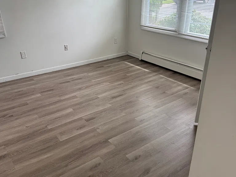 402 Carlisa Dr — Photo 4