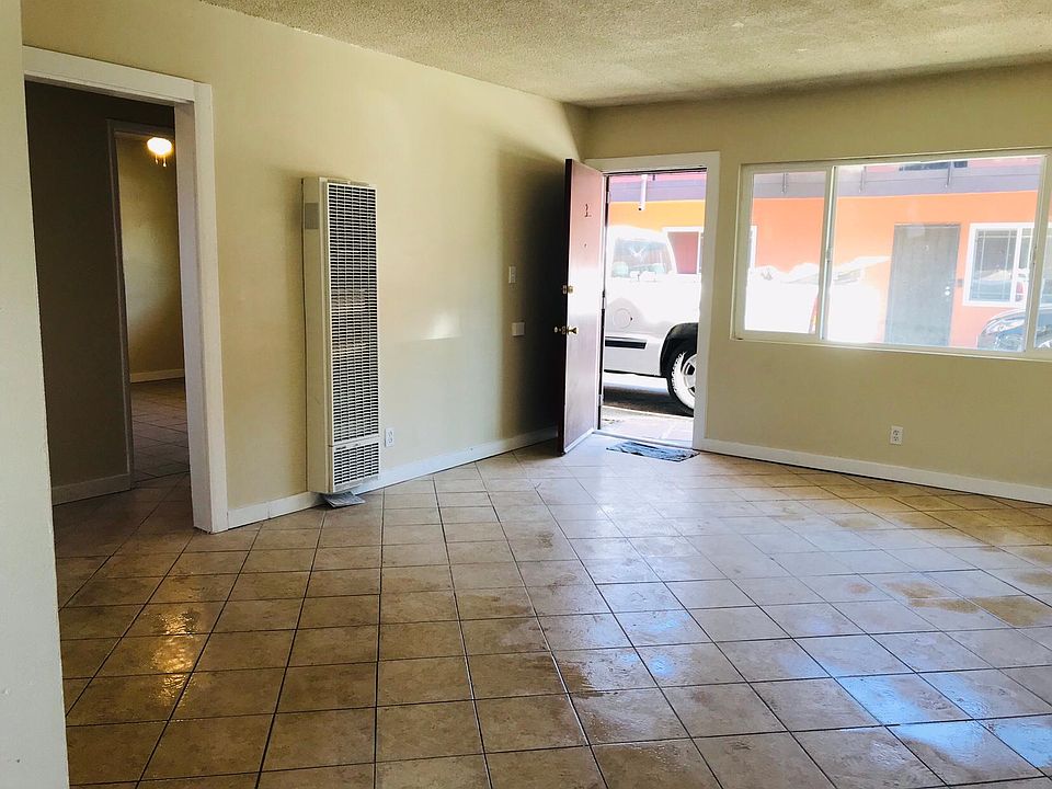 Osage # 3 Livingroom & Wall Heater