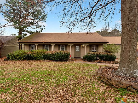3rd image of 6925 Dunbarton Dr