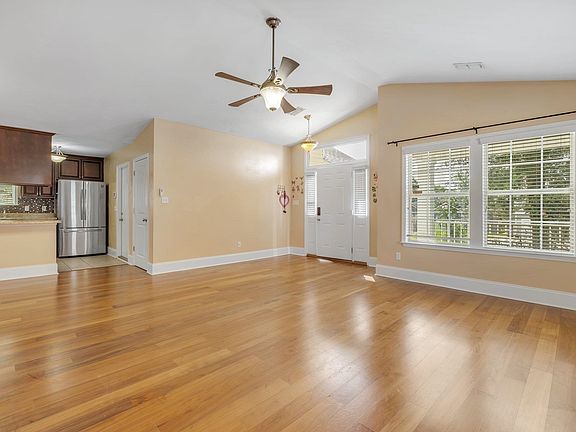 3rd image of 978 Indigo Creek Way