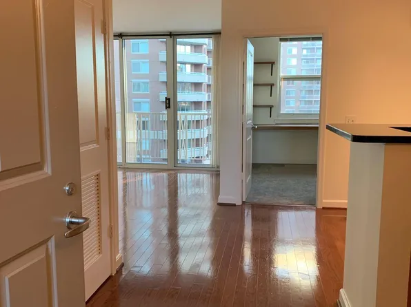 880 N Pollard St APT 622, Arlington, VA 22203