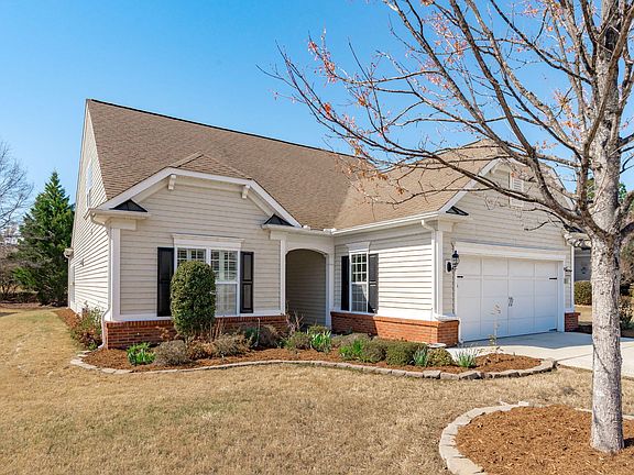 2nd image of 828 Gillinder Pl