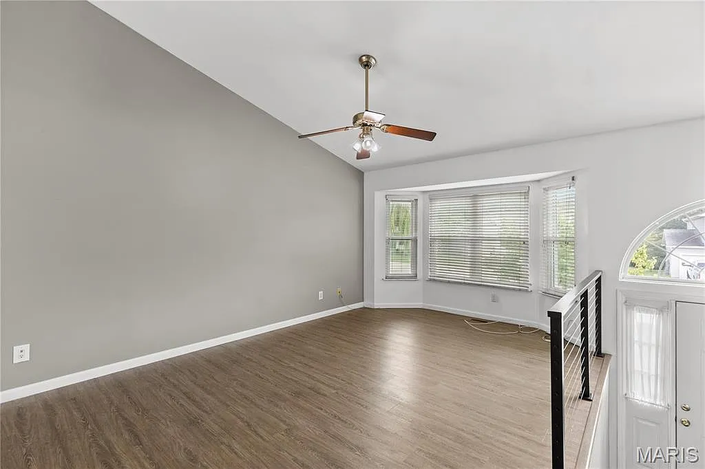 4 bed, 3.0 bath, 1110 sqft, $2,200 — Photo 3