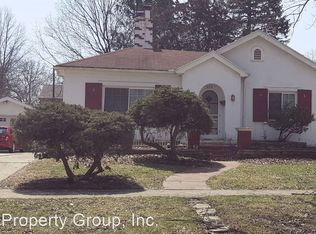 909 W Daniel St, Champaign, IL 61821